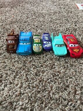 Disney cars Die-Cast Toy Car - Assorted Colors (Red, Teal, Blue, Purple, Green)